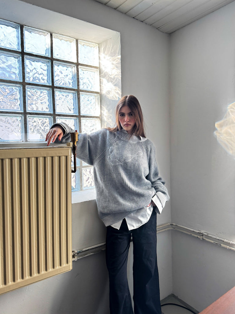 Tau | Reversible Knitted Sweater Light Grey - maezen