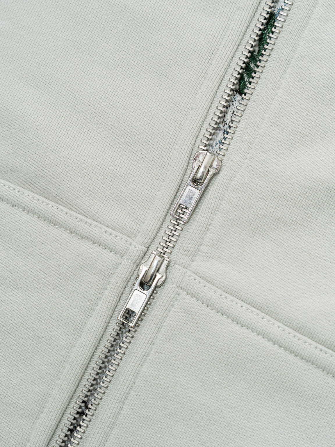 Beauty in Resistance | Zip-Hoodie Light Grey – maezen