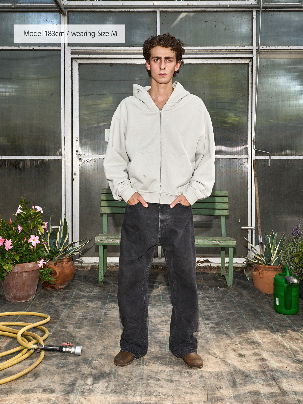 Beauty in Resistance | Zip-Hoodie Light Grey – maezen