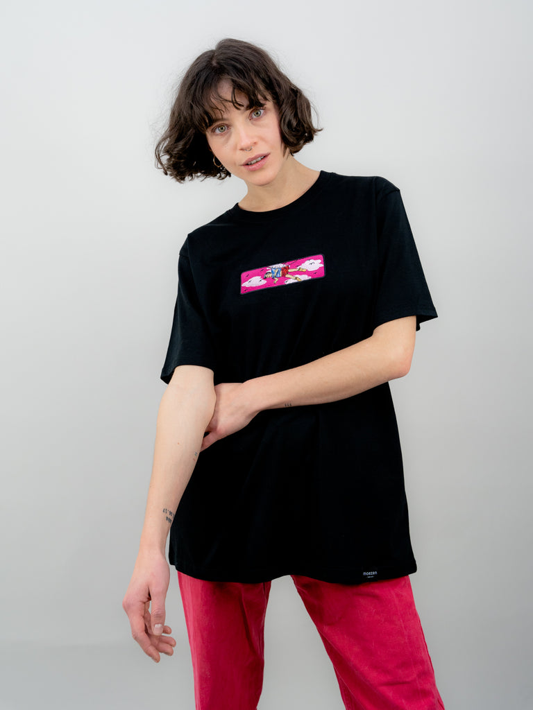 Hanging Boy | T-Shirt - maezen