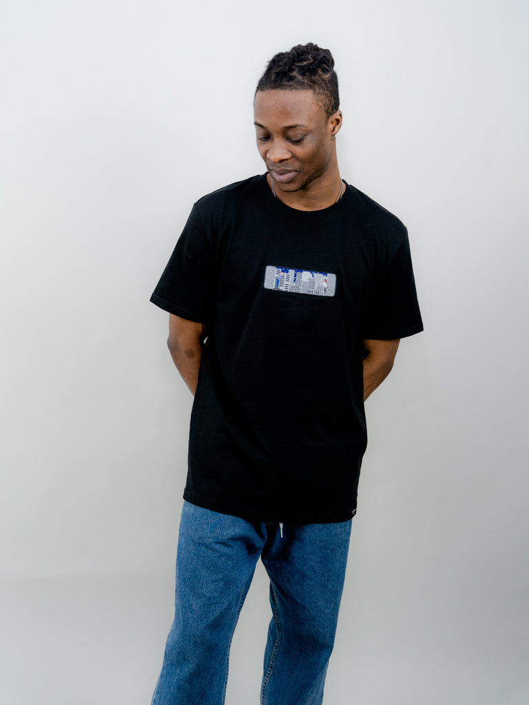 Whispers in the City Noise | T-Shirt - maezen