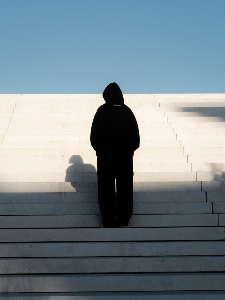 Outside Seating | Hoodie BLACK EDITION - maezen